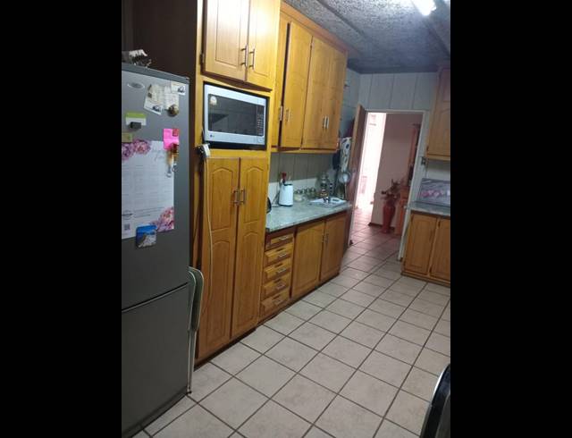 3 BEDROOM HOUSE FOR SALE IN FICHARDT PARK